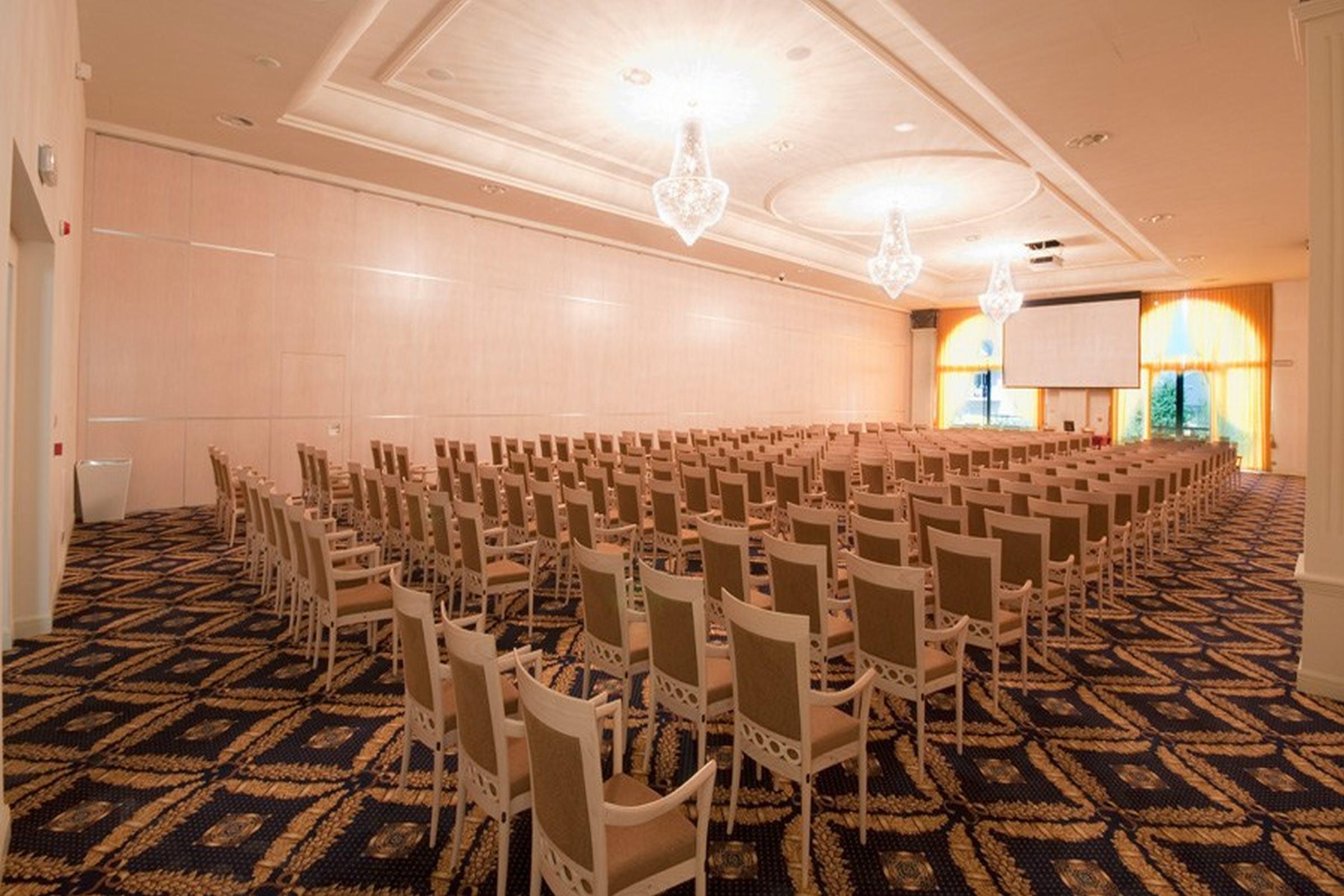 Grand Hotel Italia Cluj-Napoca Exterior foto The ballroom