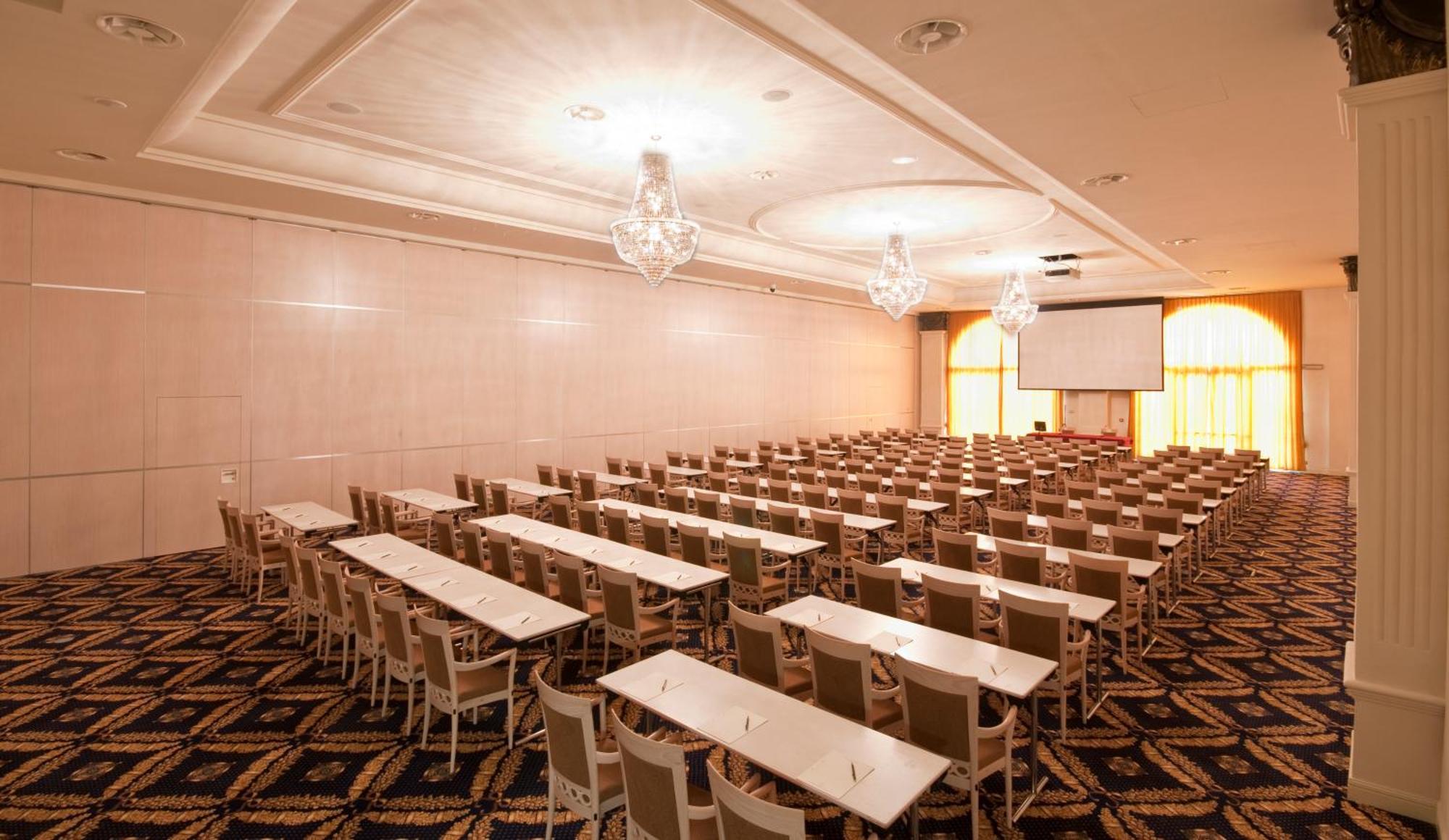 Grand Hotel Italia Cluj-Napoca Exterior foto The ballroom