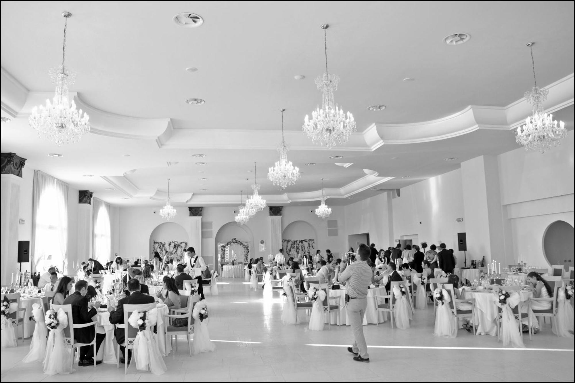 Grand Hotel Italia Cluj-Napoca Exterior foto A wedding reception
