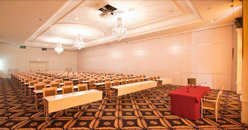 Grand Hotel Italia Cluj-Napoca Exterior foto Meeting room
